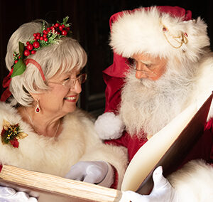 Santa Pete & Mrs Claus